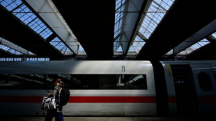 Deutsche Bahn verringert Verlust - Pünktlichkeit weiterhin sehr schlecht