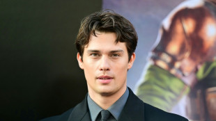 Se transformer en Musclor a "&eacute;t&eacute; une t&acirc;che colossale", confie Nicholas Galitzine