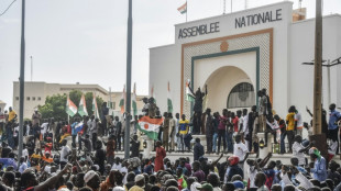 L&iacute;deres de &Aacute;frica Occidental dan ultim&aacute;tum a golpistas en N&iacute;ger y ordenan bloqueo econ&oacute;mico