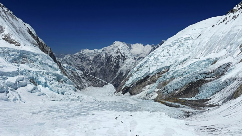 Una nepalesa bate el r&eacute;cord mundial femenino de la ascensi&oacute;n m&aacute;s r&aacute;pida del Everest