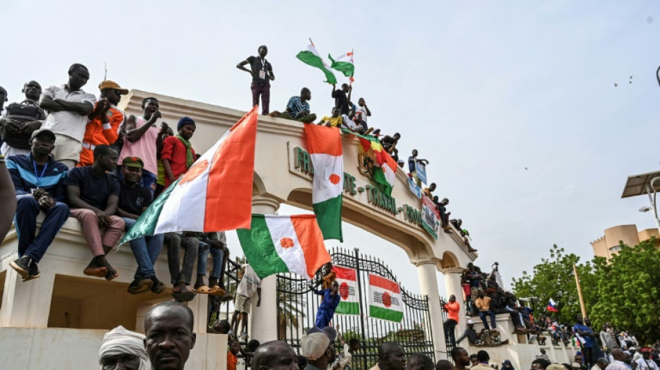 Pro-coup rally in Niger after military leader warns against foreign intervention