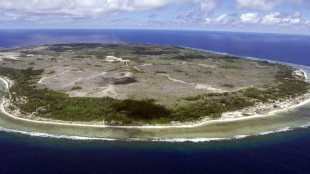 Australia empieza a enviar a migrantes a una remota isla del Pacífico