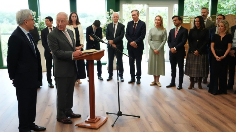 Carlos III advierte a los directivos tecnol&oacute;gicos sobre los "peligros existenciales" de la IA