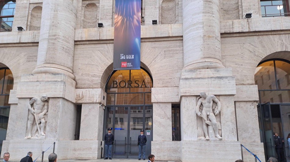 Borsa: Milano chiude in forte calo, -1,94%