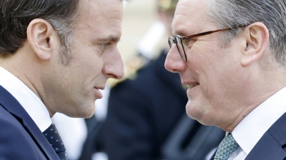 L&iacute;deres europeus mostram fr&aacute;gil mensagem de unidade ap&oacute;s reuni&atilde;o de crise para discutir 'nova fase' com Trump