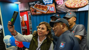 Torres, Mulet y R&iacute;os, los candidatos favoritos en Guatemala