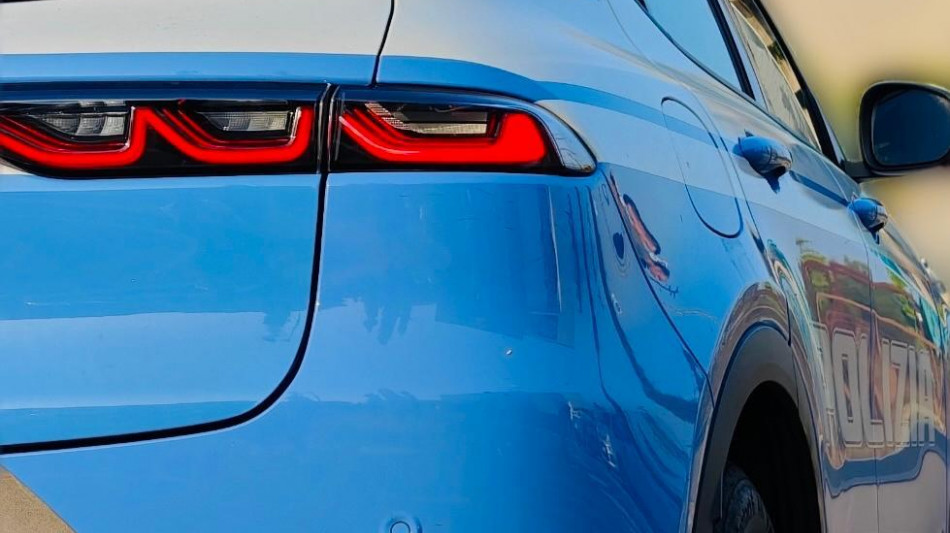 Va ad acquistare droga e viene picchiata e violentata