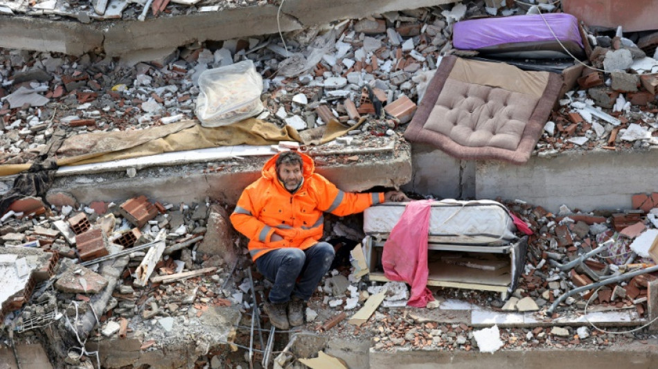 Turqu&iacute;a y Siria luchan contra el reloj para hallar supervivientes del sismo