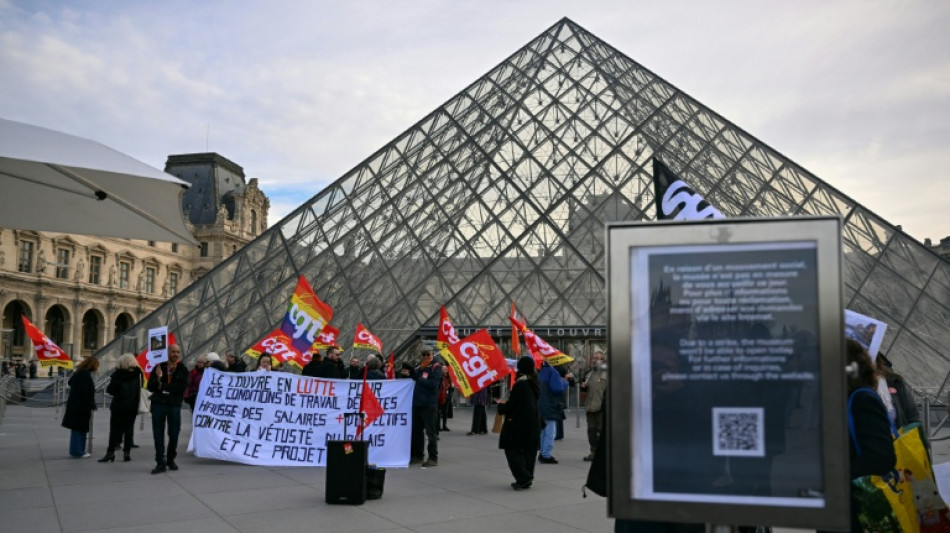 Museu do Louvre reabre parcialmente, apesar da greve