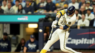 Brewers edge Rays to capture World Series opener