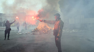 Los bloqueos de combustible contin&uacute;an en Francia tras la jornada de protestas masivas
