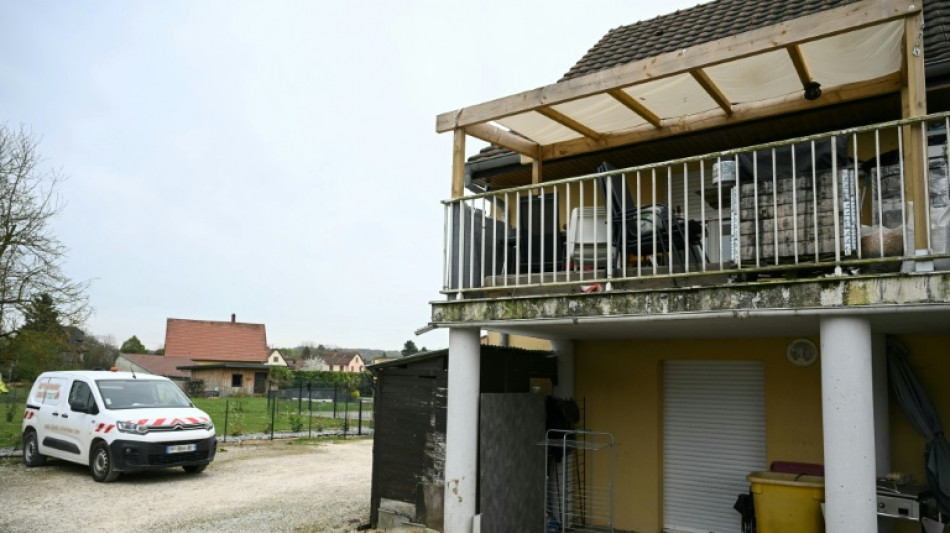 Imputado un hombre en Francia por mantener secuestrado a su hijo en una camioneta