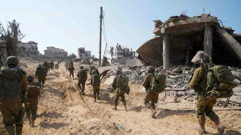 Israel steps up war as Hamas says Gaza deaths near 10,000