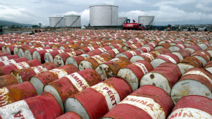 Il petrolio risale a New York del 9,67%, chiude a 95,69 dollari