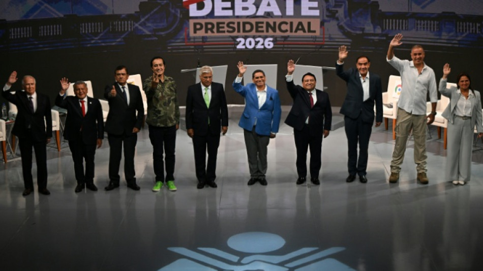 El candidato presidencial peruano L&oacute;pez Aliaga propone expulsar a los migrantes irregulares venezolanos