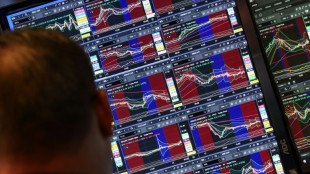 Wall Street termine en hausse malgré l'imminence d'un "shutdown", record du Dow Jones