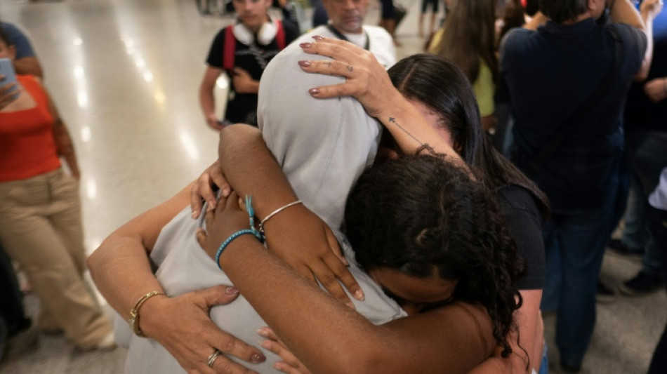 Brasil dice que trabajar&aacute; con EEUU para que trate a los deportados con "dignidad"