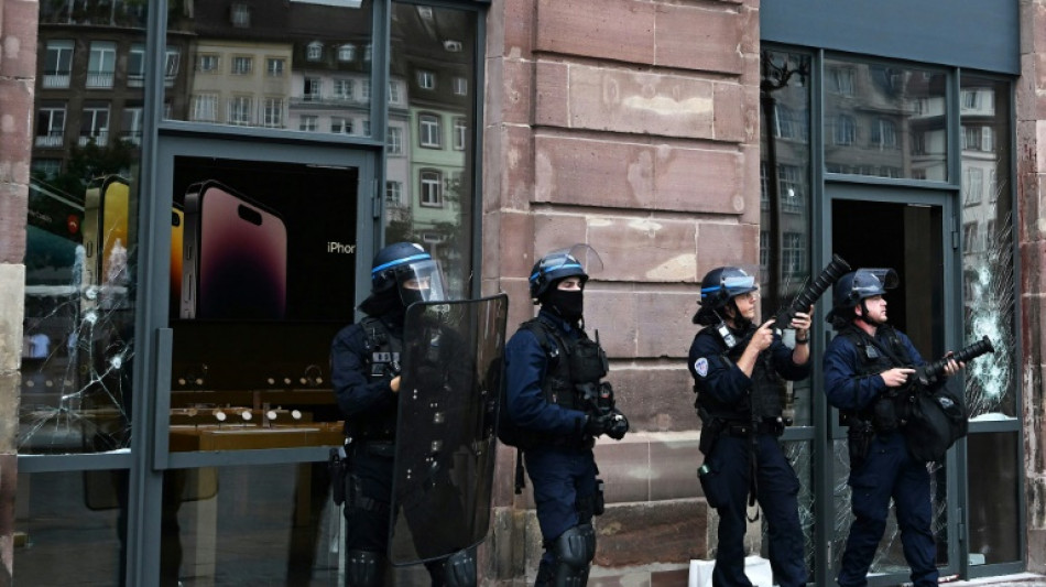 Rioters target Apple Store in daylight looting in French city