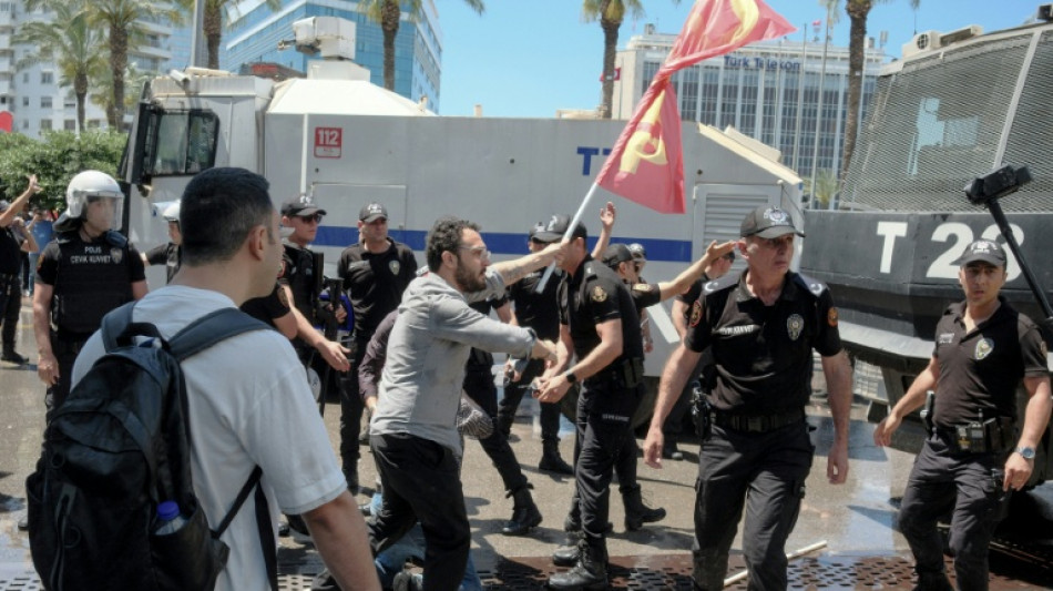 Turquie: d&eacute;mis par la justice, le chef de l'opposition d&eacute;nonce les manoevures du pouvoir 