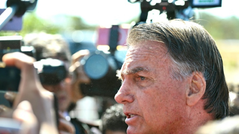 Aumenta la presión en Brasil sobre Bolsonaro, obligado a usar tobillera electrónica