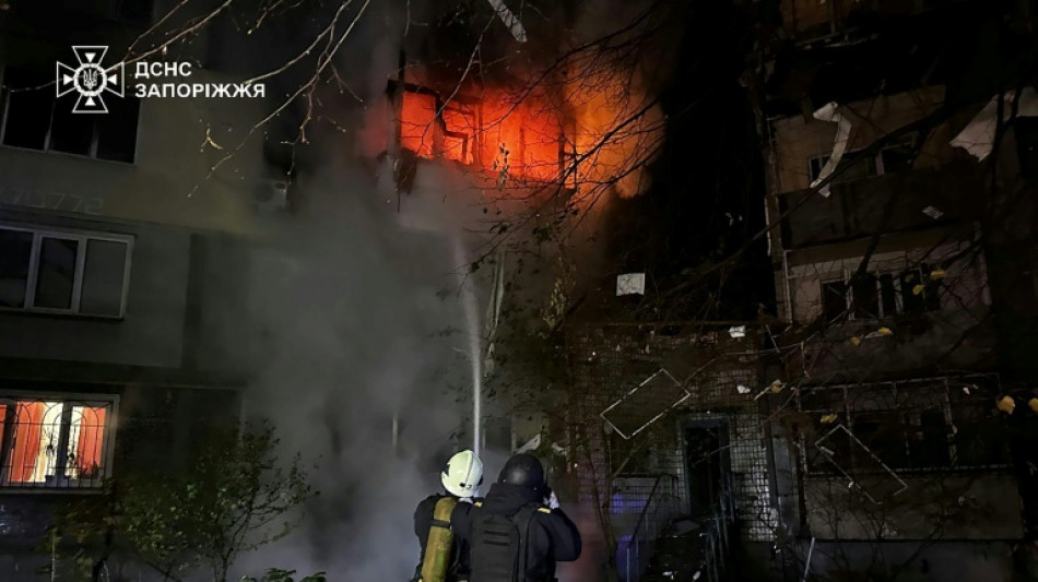 Ukraine: au moins six morts et des coupures de courant après des frappes russes