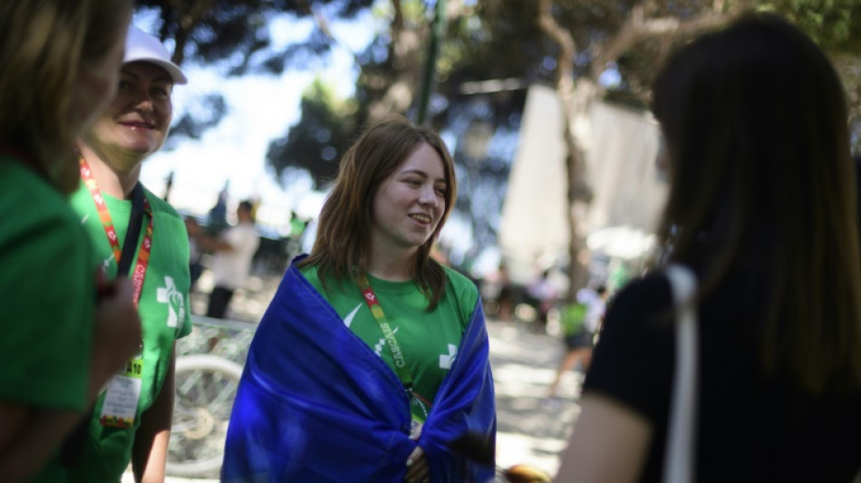 J&oacute;venes ucranianos buscan algo de paz en el encuentro cat&oacute;lico de Lisboa