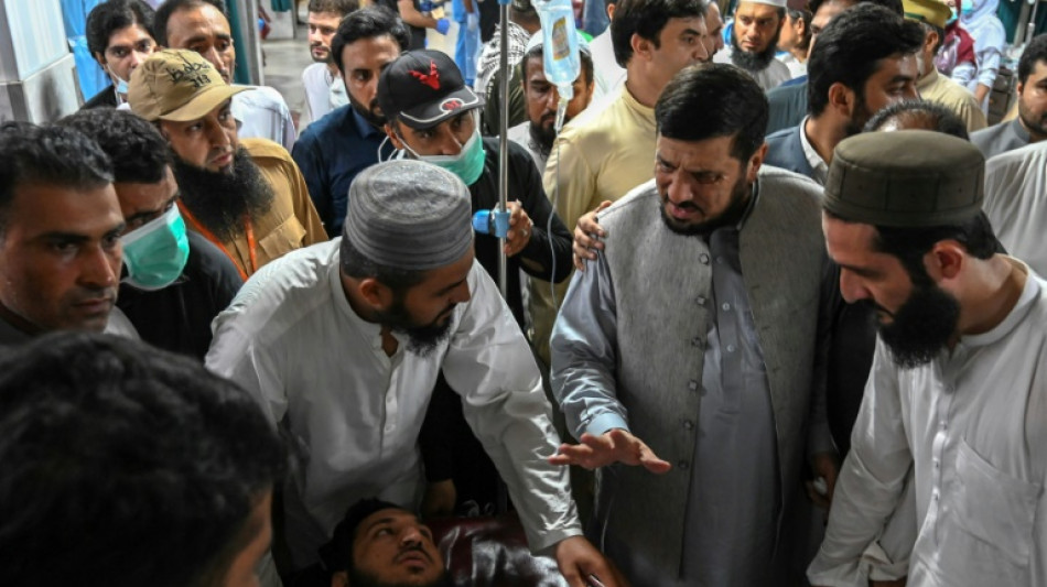 Al menos 44 muertos tras explosi&oacute;n de una bomba en un mitin en Pakist&aacute;n