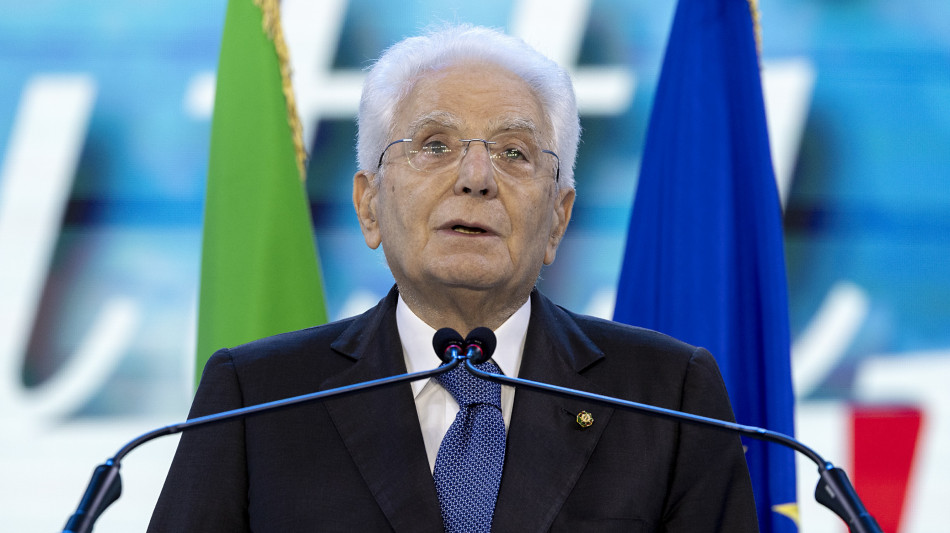 Mattarella chiama Piantedosi,solidarietà per agenti feriti