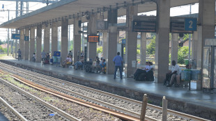 Urto tra due treni, circolazione ferroviaria sospesa tra Milano e Genova