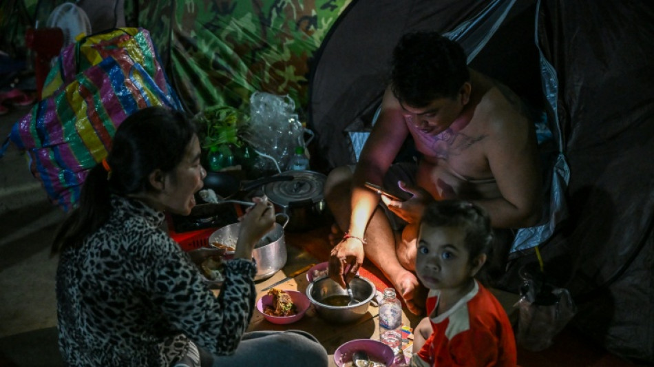 Camboja fecha passagens de fronteira com Tailândia devido a confrontos mortais