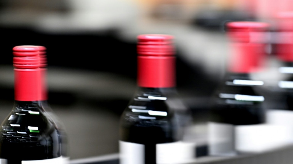 El consumo mundial de vino continu&oacute; cayendo en 2025 y baj&oacute; un 2,7%
