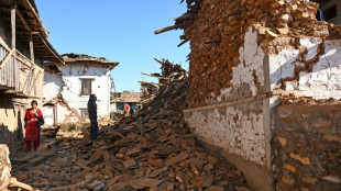 M&aacute;s de 130 muertos por un sismo en Nepal