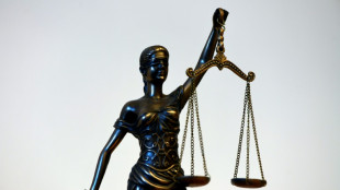 Eilbeschluss: Ausreisepflichtiger bekommt vorläufig weiter Sozialleistungen