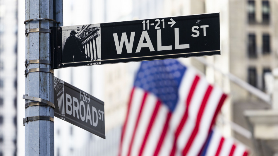 Wall Street riduce le perdite, Dj -0,21%, Nasdaq -0,23%