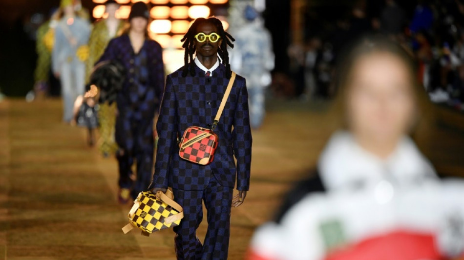 Pharrell Williams muestra su primera colecci&oacute;n Louis Vuitton a ritmo de g&oacute;spel