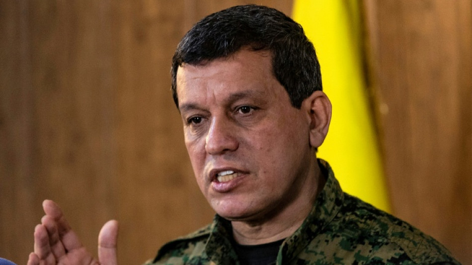 Chefe das for&ccedil;as curdas da S&iacute;ria anuncia dissolu&ccedil;&atilde;o da mil&iacute;cia que liderou luta contra jihadistas