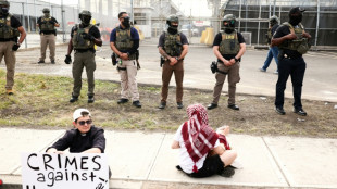 La police de l'immigration recule apr&egrave;s des manifestations devant un centre de d&eacute;tention du New Jersey