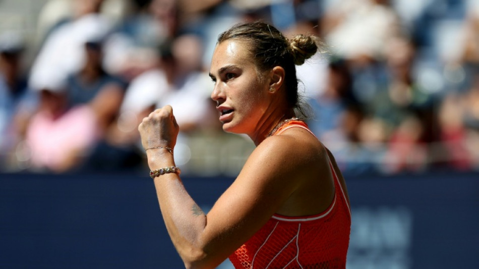 Sabalenka sofre, mas supera Noskova vai &agrave; semifinal do US Open