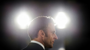 Macron contin&uacute;a bajo presi&oacute;n en Francia pese a la adopci&oacute;n de su impopular reforma
