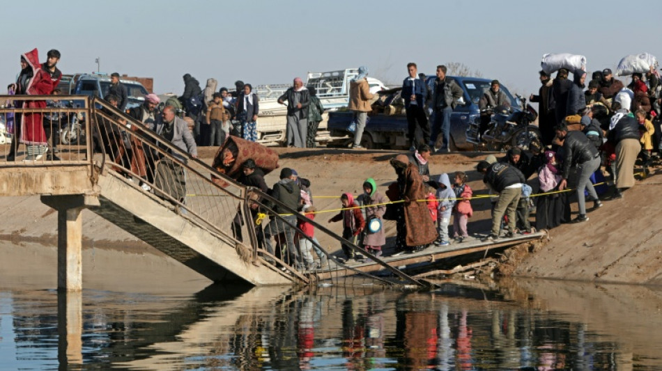Syrie: des civils fuient une zone contr&ocirc;l&eacute;e par les Kurdes avant l'expiration d'un d&eacute;lai