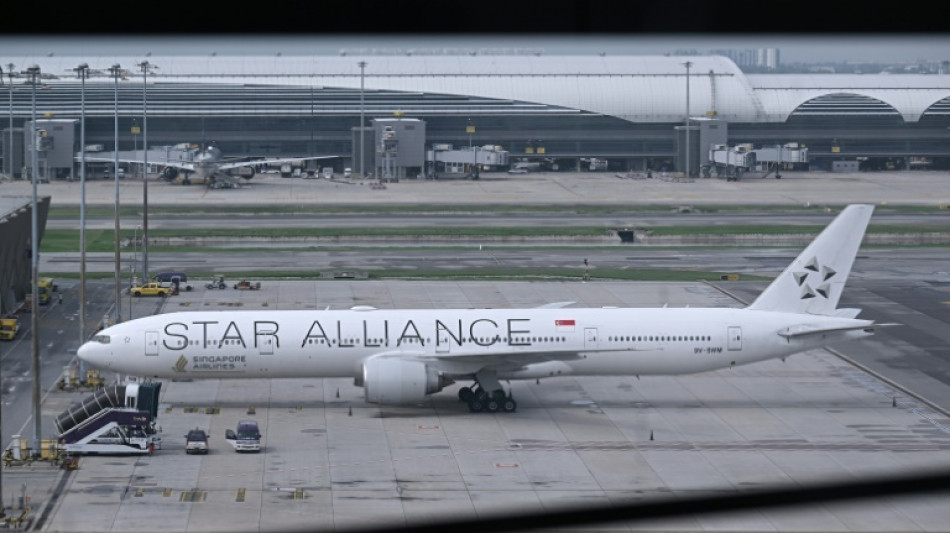 Veinte personas del vuelo de Singapore Airlines est&aacute;n en cuidados intensivos en Bangkok