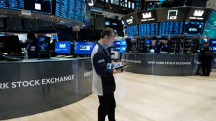 Wall Street finit en ordre dispers&eacute; apr&egrave;s une salve de r&eacute;sultats 