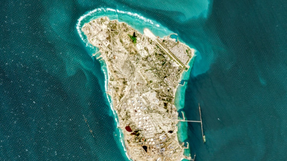 Iran, US threaten attacks on oil facilities 