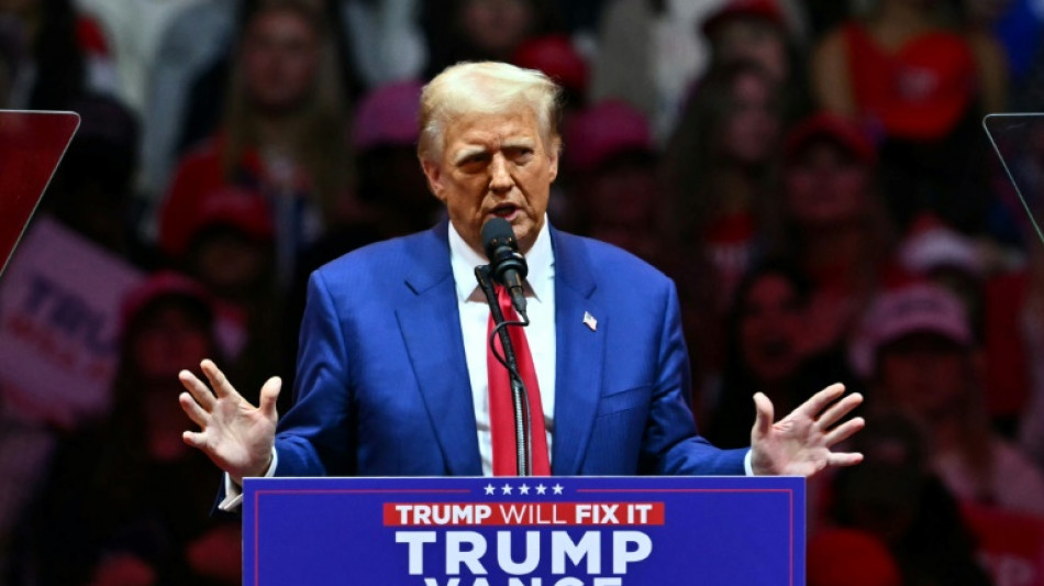 Trump remplit le Madison Square Garden mais son meeting fait pol&eacute;mique 