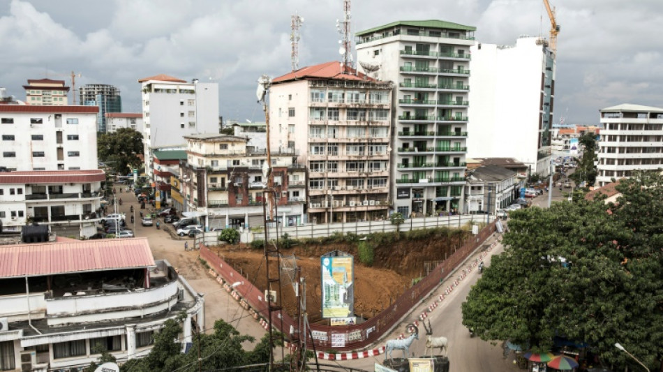 Heavy gunfire in Guinea capital, downtown access blocked
