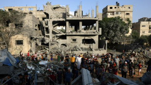 Fresh aid enters Gaza as Israel steps up strikes