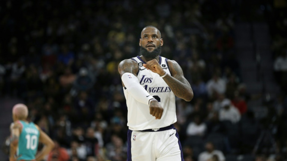 NBA: James brille lors de la seconde victoire cons&eacute;cutive des Lakers &agrave; San Antonio