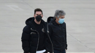 Messi no tiene "absolutamente nada" con ning&uacute;n club, afirma su padre