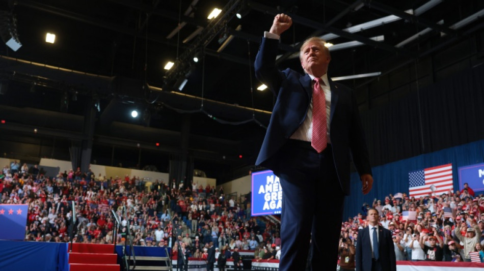 Trump remarca com&iacute;cios cancelados em Kansas e Iowa antes das elei&ccedil;&otilde;es de meio de mandato