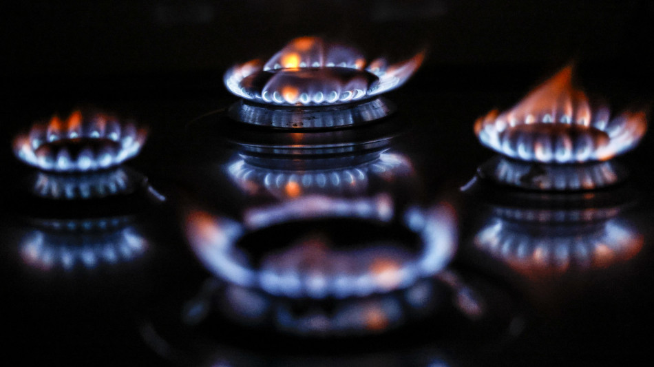 Iran: Facile.it, con guerra 166 euro in pi&ugrave; su bollette luce e gas